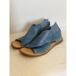 Born Iwa Sandals Womens Size 7 Blue Suede Open Toe Back Zip Flats Comfort Shoes
